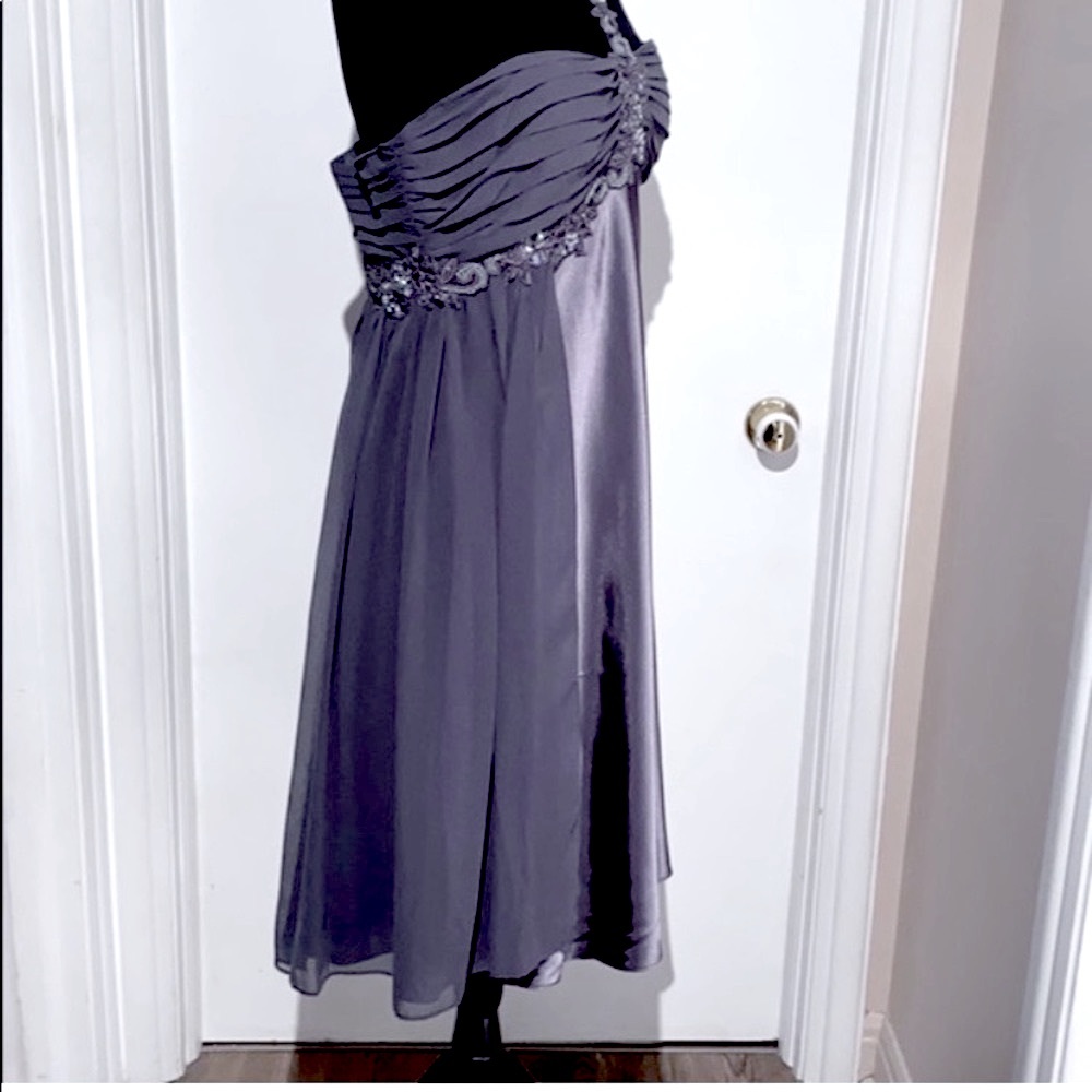 🍒 Le Chateau Satin & Crepe Dress!!